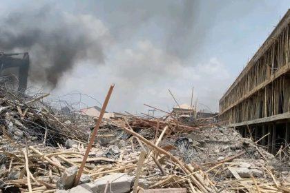 A grim scene unfolded at the Odu-Igbo Market in Onitsha, Anambra State, as a two-storey building collapsed, claiming the lives of at least six people.