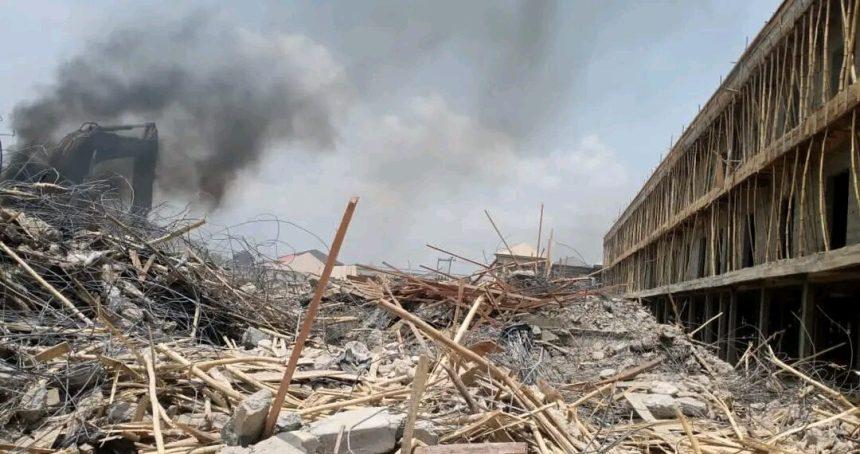 A grim scene unfolded at the Odu-Igbo Market in Onitsha, Anambra State, as a two-storey building collapsed, claiming the lives of at least six people.
