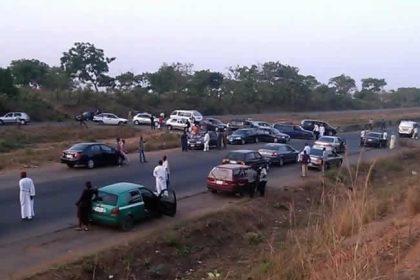 Tension gripped residents of Gonin-Gora in Kaduna State as they staged a protest on Thursday, barricading the Kaduna-Abuja Expressway