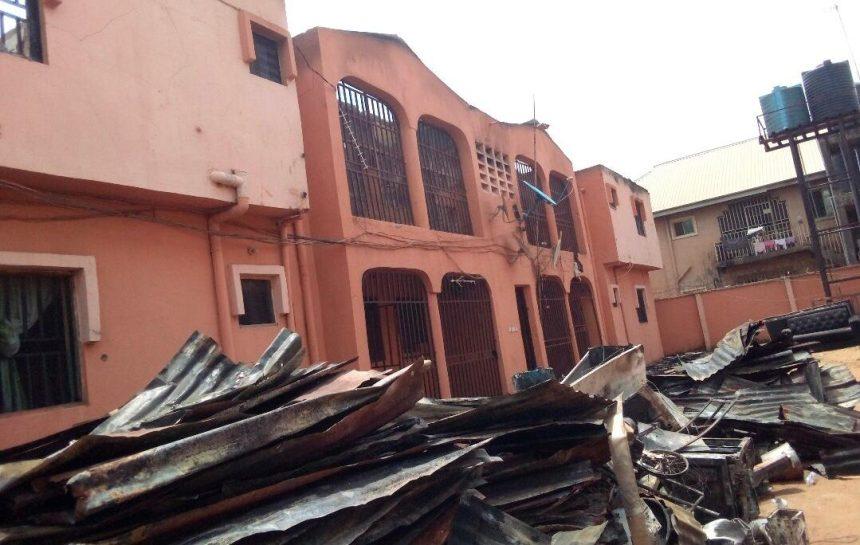 Three children were rescued when a fire gutted a storey building on Obi Onuorah Crescent, behind Okowe Plaza in Asaba