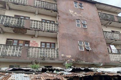 The Lagos State government commenced the removal of a partially collapsed building at No. 70, Adetola Street, Aguda Surulere, Lagos, yesterday