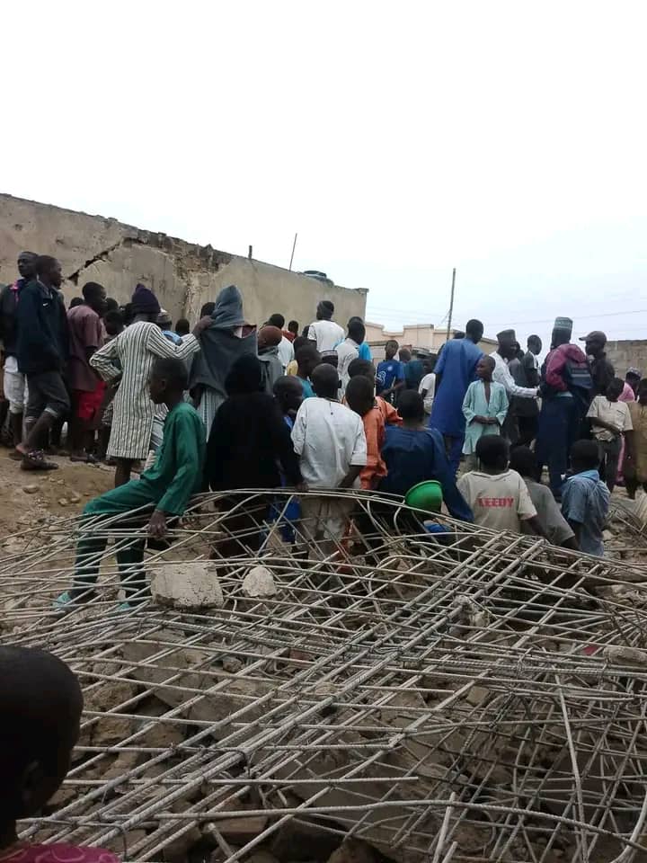 At least eight people are feared dead after a one-storey building collapsed in the Kuntau area of Gwale Local Government, Kano State