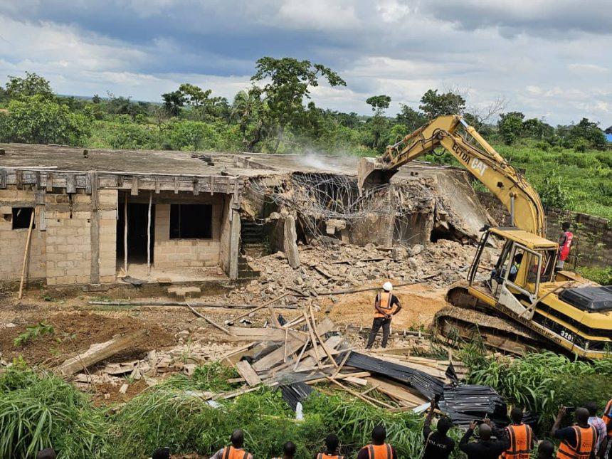 The Enugu State Government, on Wednesday, carried out the demolition of properties used by kidnappers to detain their victims on the outskirts of Enugu,