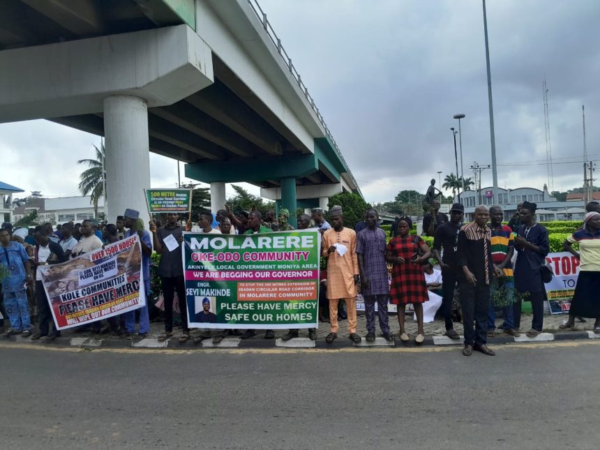 For the second consecutive day, hundreds of residents whose homes are marked for demolition along the Ibadan Circular Road