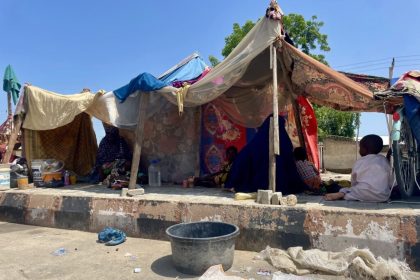 Following the devastating floods in Maiduguri and Jere, Borno State, many displaced residents have resorted to setting up makeshift tents