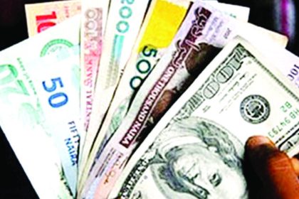 The naira appreciated to N1,600 to the dollar at the parallel section of the foreign exchange (FX) market on Friday.